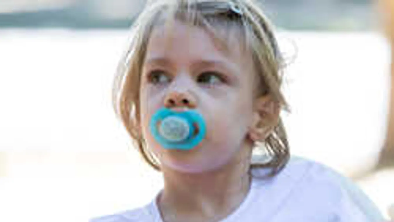 Mázsaszám érkeznek a kupakok a nagybeteg Hannának