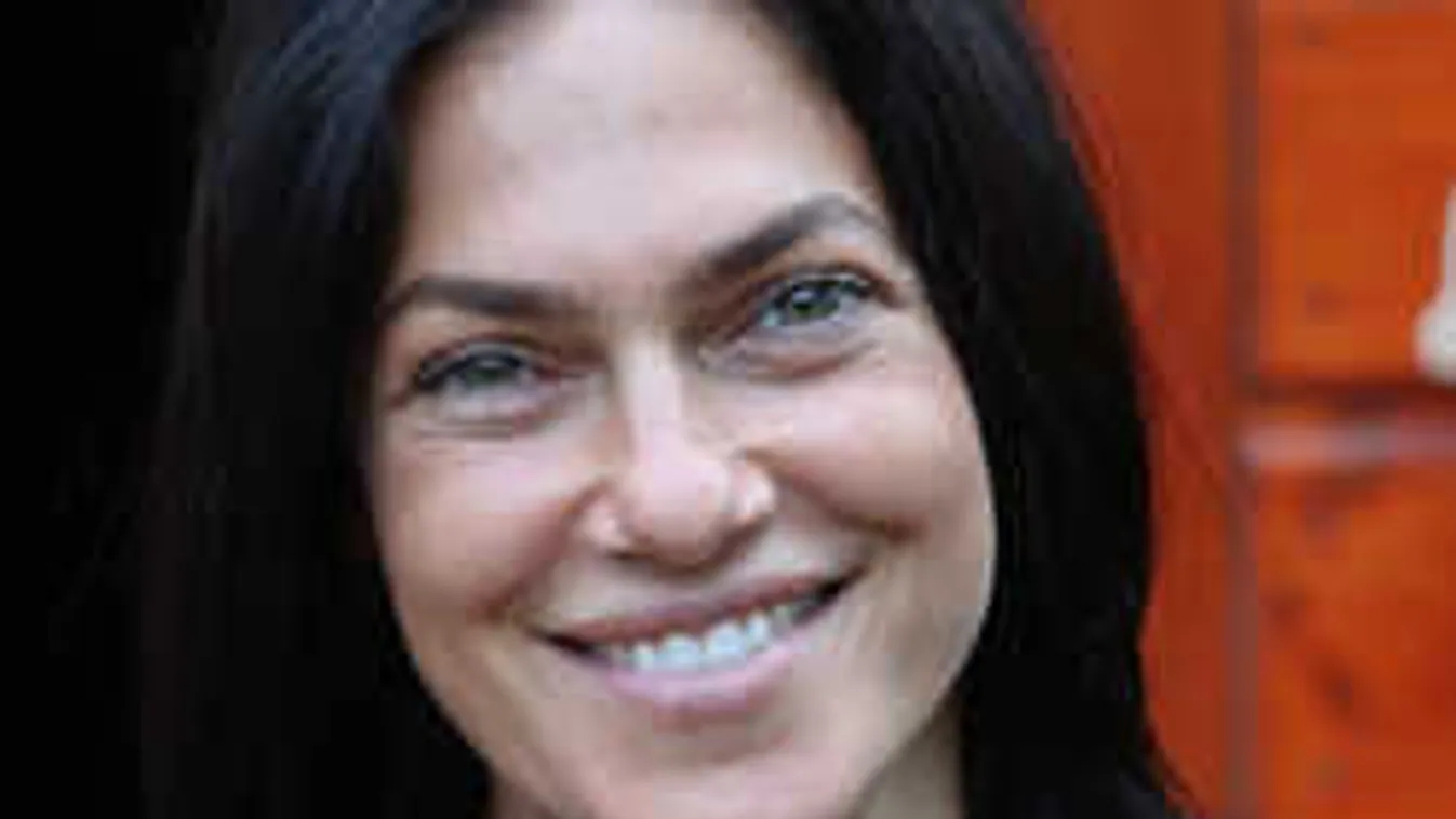 Nagyon bevállalós: tangás bikiniben kapták le Bódi Sylvit