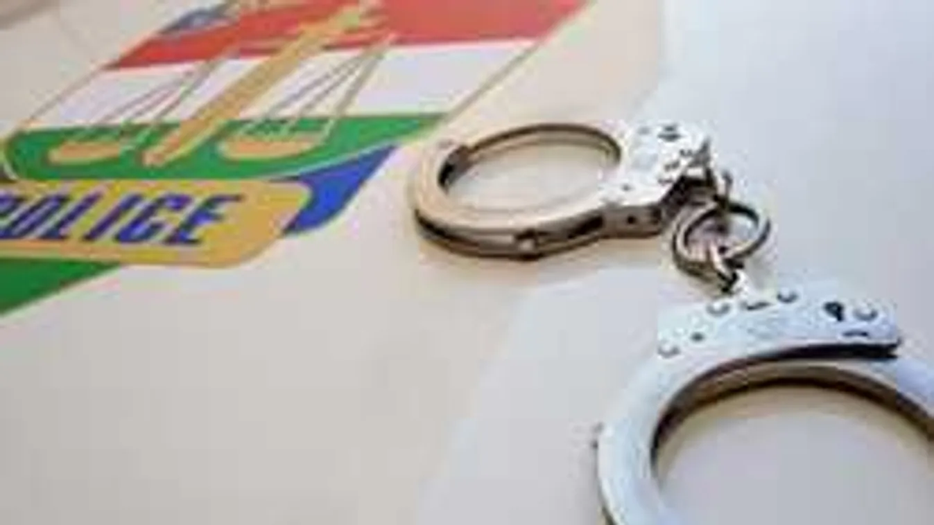 Három férfi állta körül a magyar nyugdíjast, durva mire kényszerítették