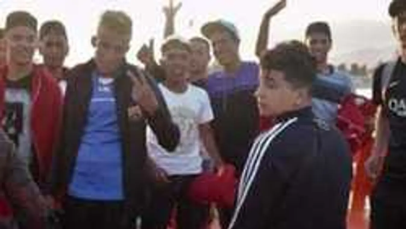 A ravasz spanyol baloldal választójogot adna 560 ezer marokkóinak!