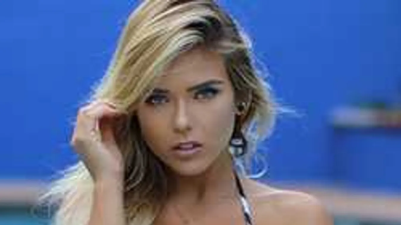 Se bugyi, se más: mindent ledobott a szőke sportolónő