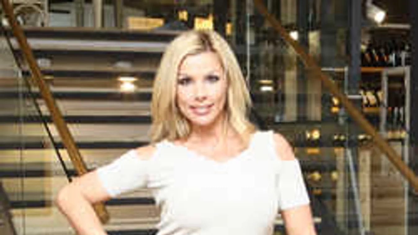 Nem szégyenlős Pirner Alma: így kapták le a nyaraláson