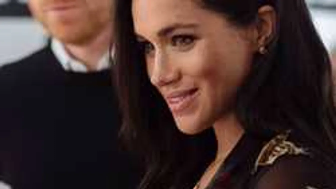 Meghökkentően pikáns fotót tett közzé a Palota, ilyet még nem láttál Meghantól