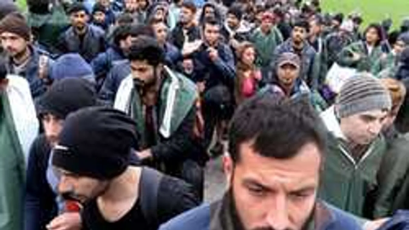 Még több zsebpénzt dug a német kormány a migránsok zsebébe