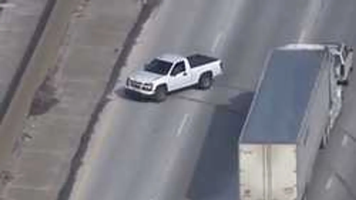 Õrült ámokfutásba kezdett a sofőr a forgalmas autópályán! - videó