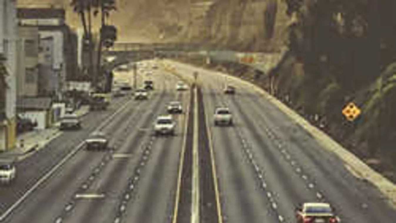 Levideózták, forgalommal szembe hajtott egy sofőr a magyar határnál