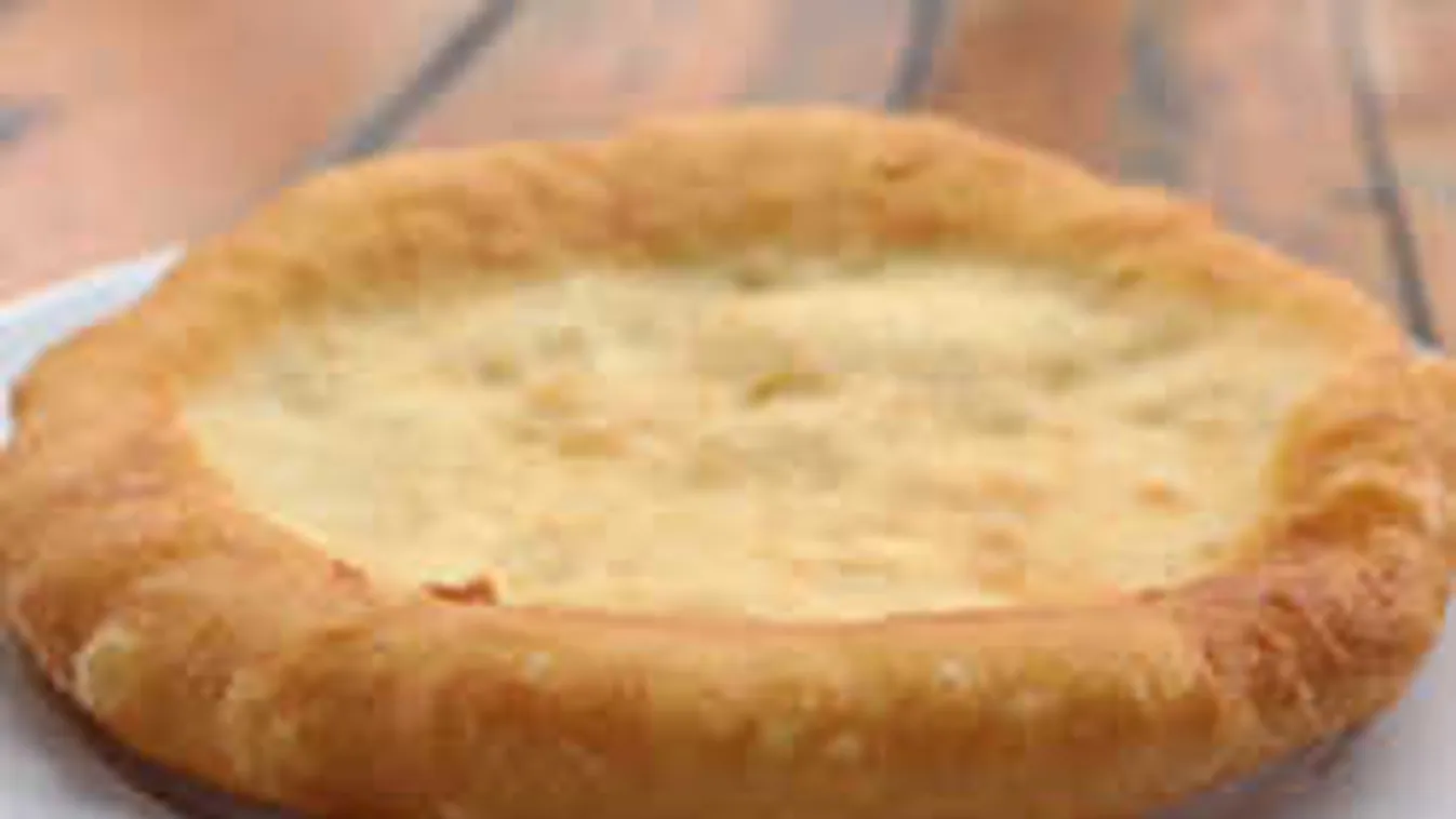 Megújult a lángos, megőrülnek érte a magyar háziasszonyok