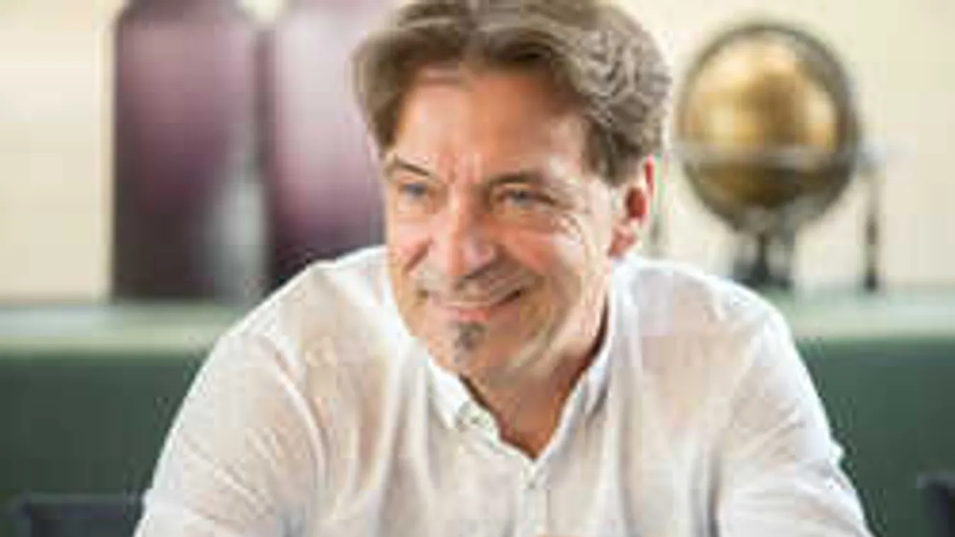 Most közölték: Elfogták a férfit, aki kirabolta a magyar sztár üzletét