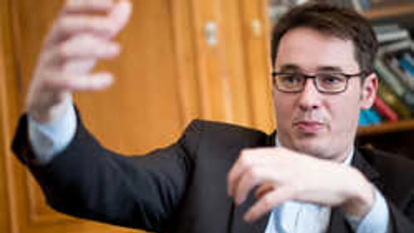 Panaszkodik, duzzog, könnyezik Karácsony Gergely