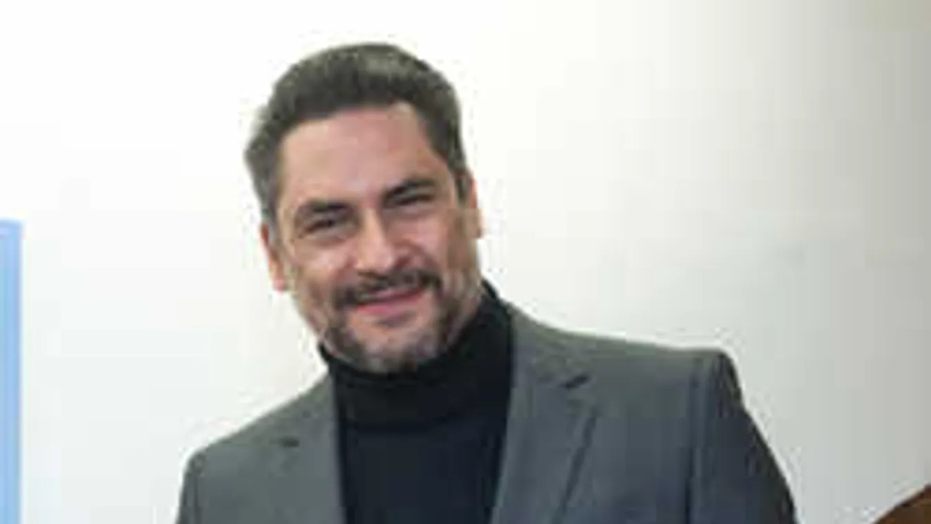 Ledobta az alsónadrágot: Megmutatta csupasz fenekét Árpa Attila