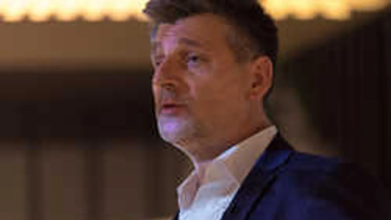 A magyar műsorvezető drámája: Nyolc év után szakított szerelmével