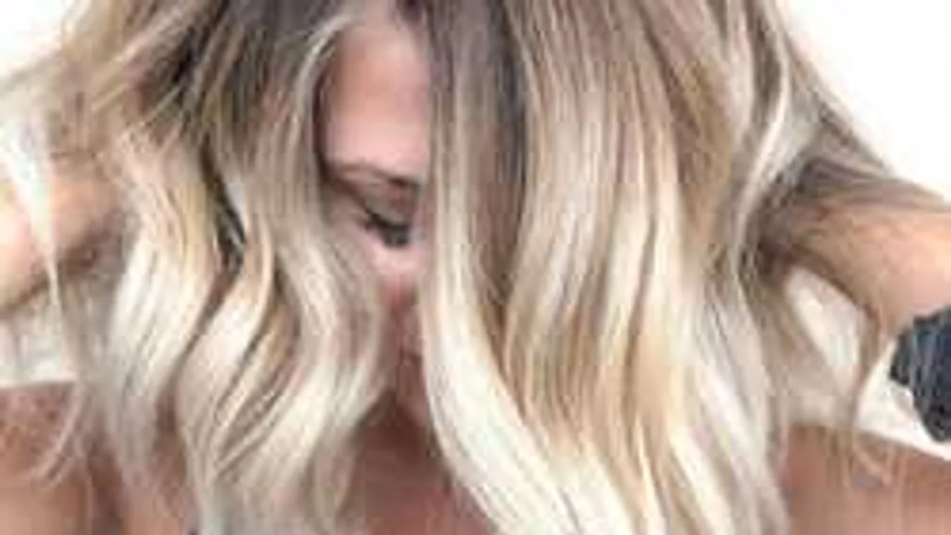 Eszméletlen szexi a következő hetek hajszíne: pirított kókusz árnyalat az új divat!