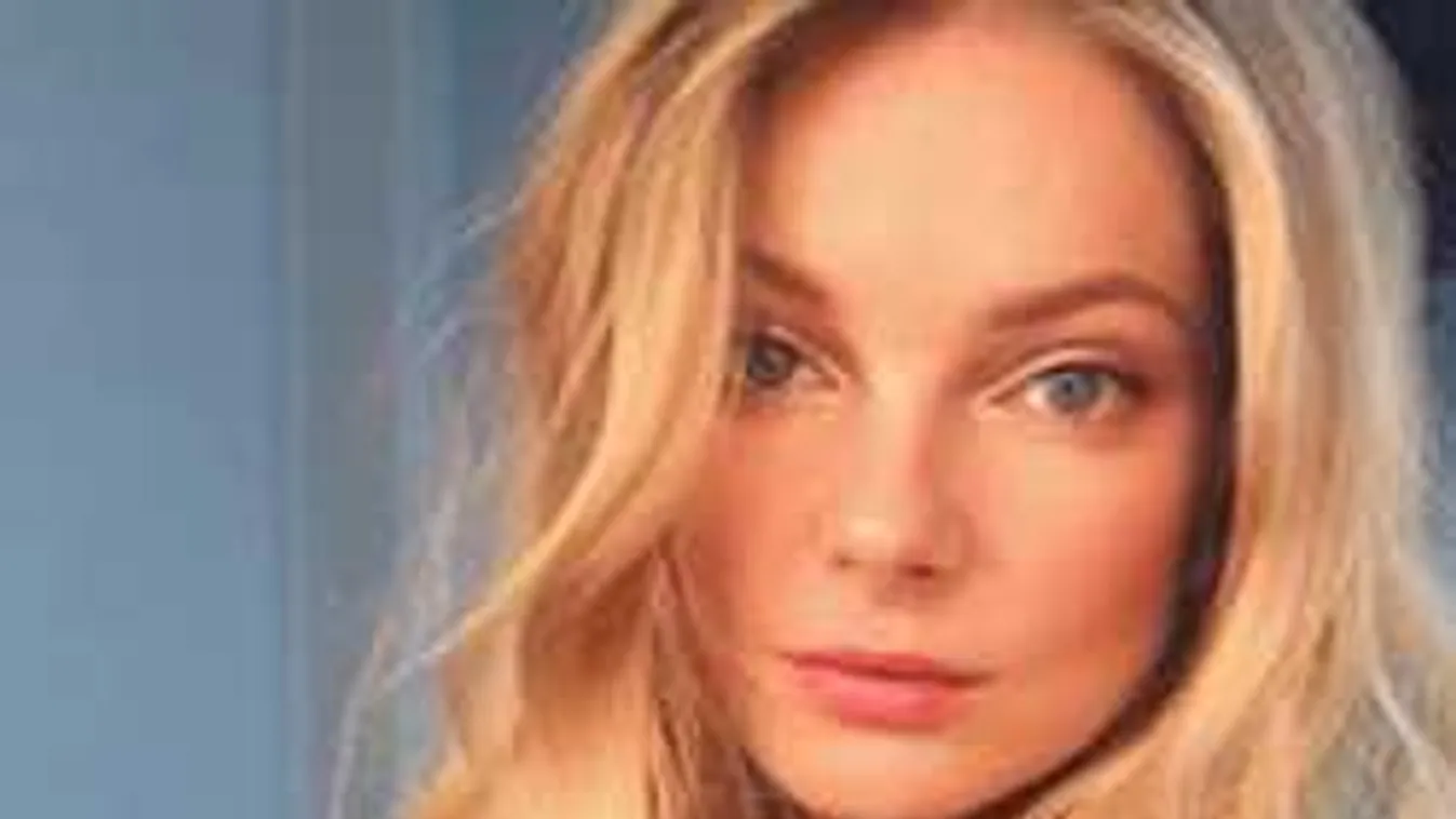 Hoppá, megmutatta Mihalik Enikő mi van a lába között