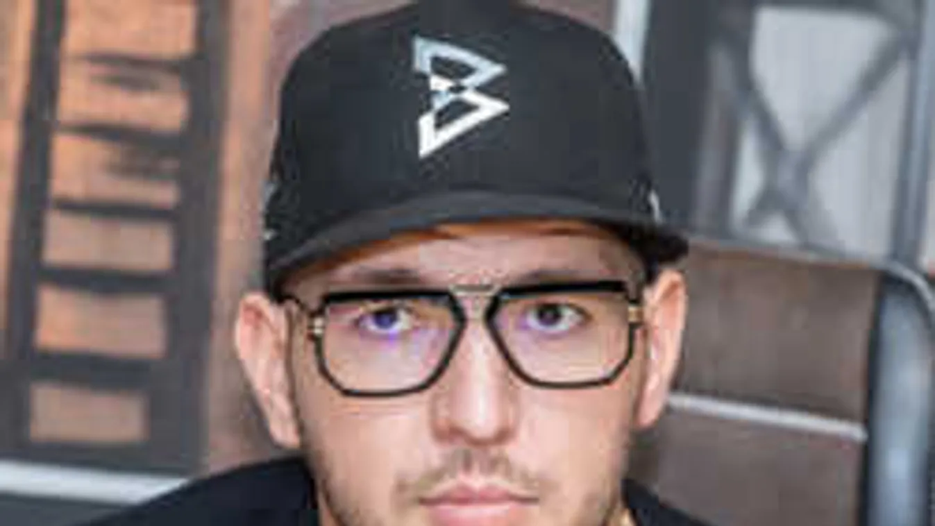 Megdöbbentek a rajongók, Curtis kitálalt: ezért nem áll össze Majkával