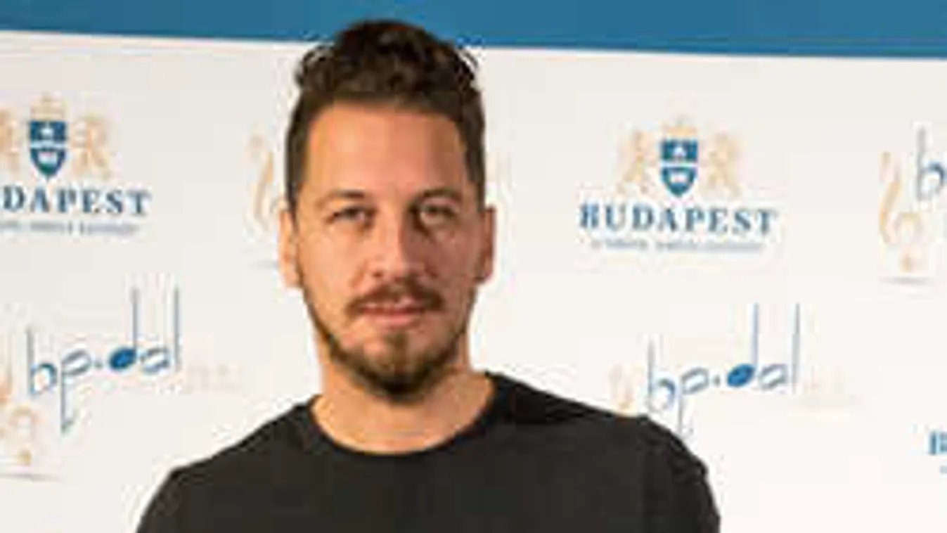 Nem hittünk a szemünknek: Ilyen frizurára váltott Vastag Csaba