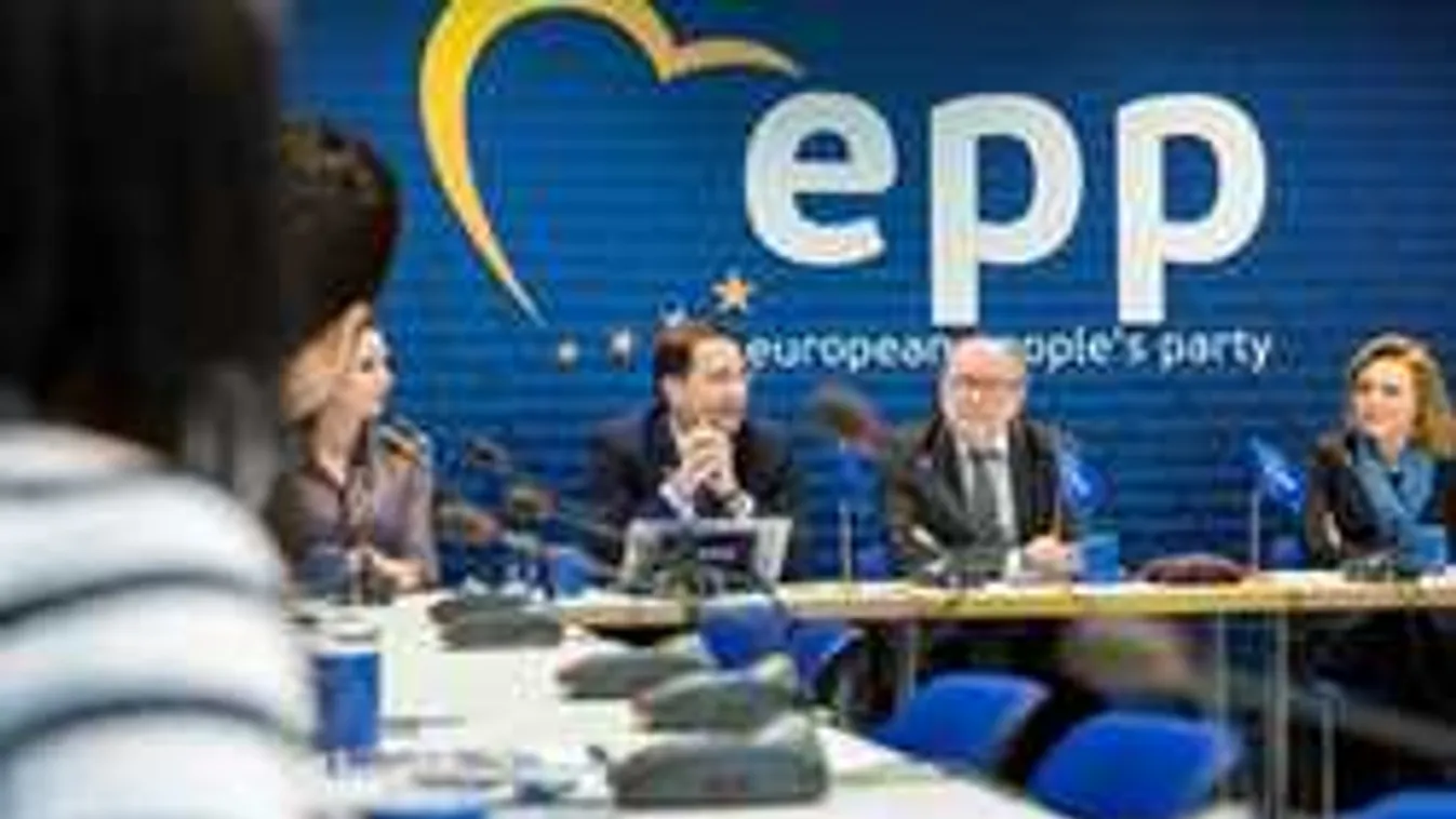 Egyre többen látják úgy, nincs értelme a Néppártban maradnia a FIDESZ-nek