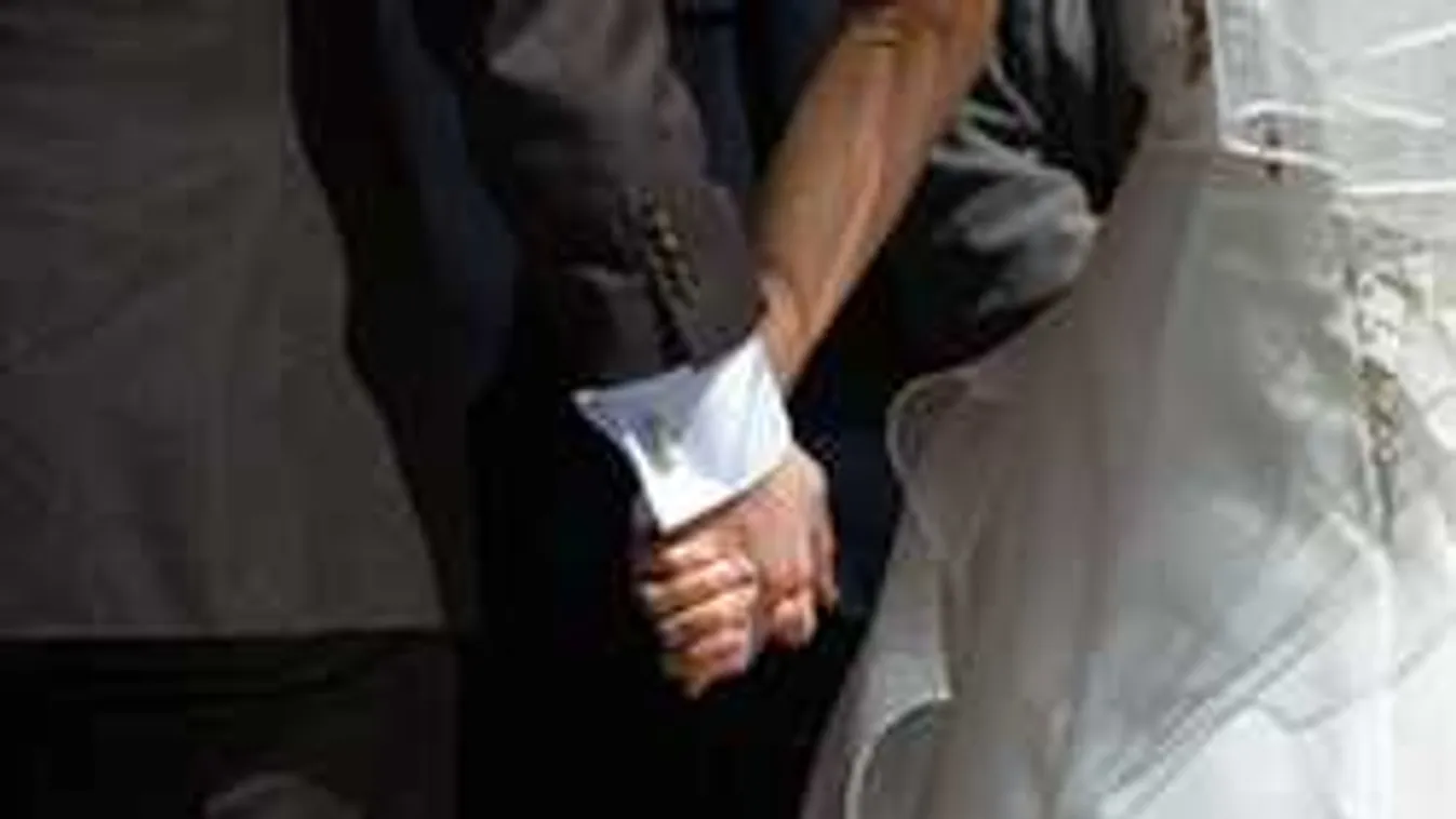 Õrjöngött a menyasszony, egy elírás miatt tört ki a botrány