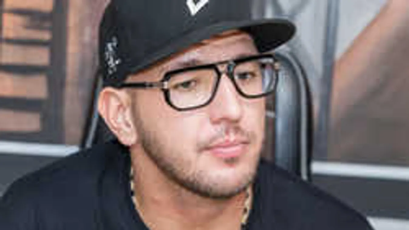 Majkával posztolt árulkodó fotót Curtis