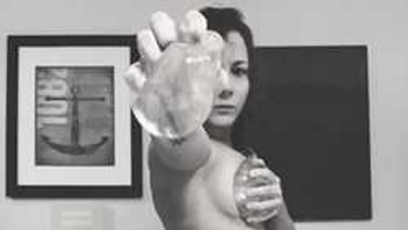 Nagyon durva, mi történt a nővel a mellimplantátumai miatt