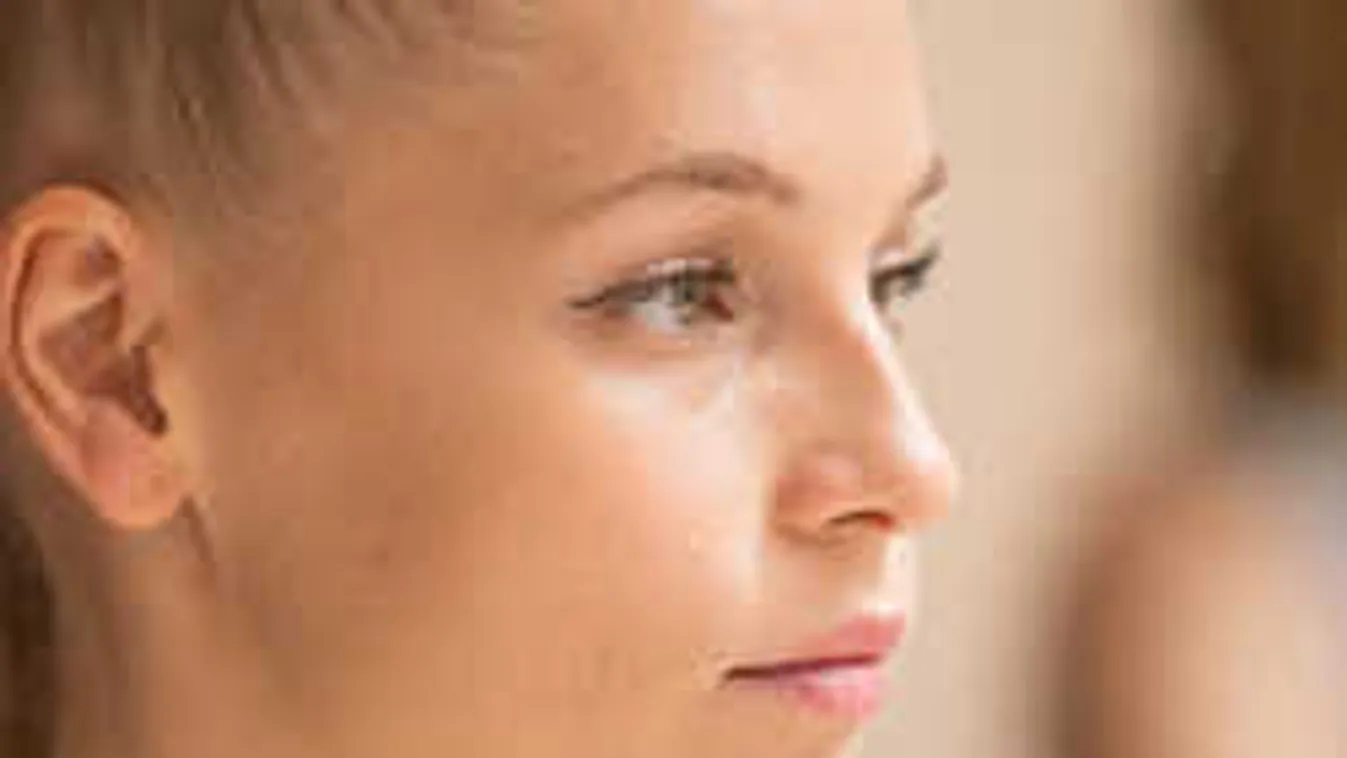 Komoly fájdalmakkal küzd, megműtötték Iszak Esztert