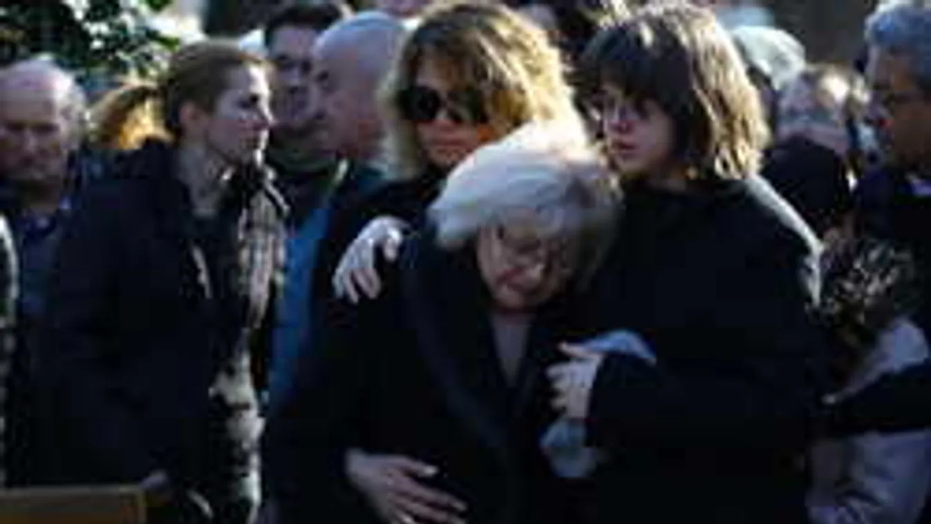 Összeomlott a temetésen Koós János özvegye