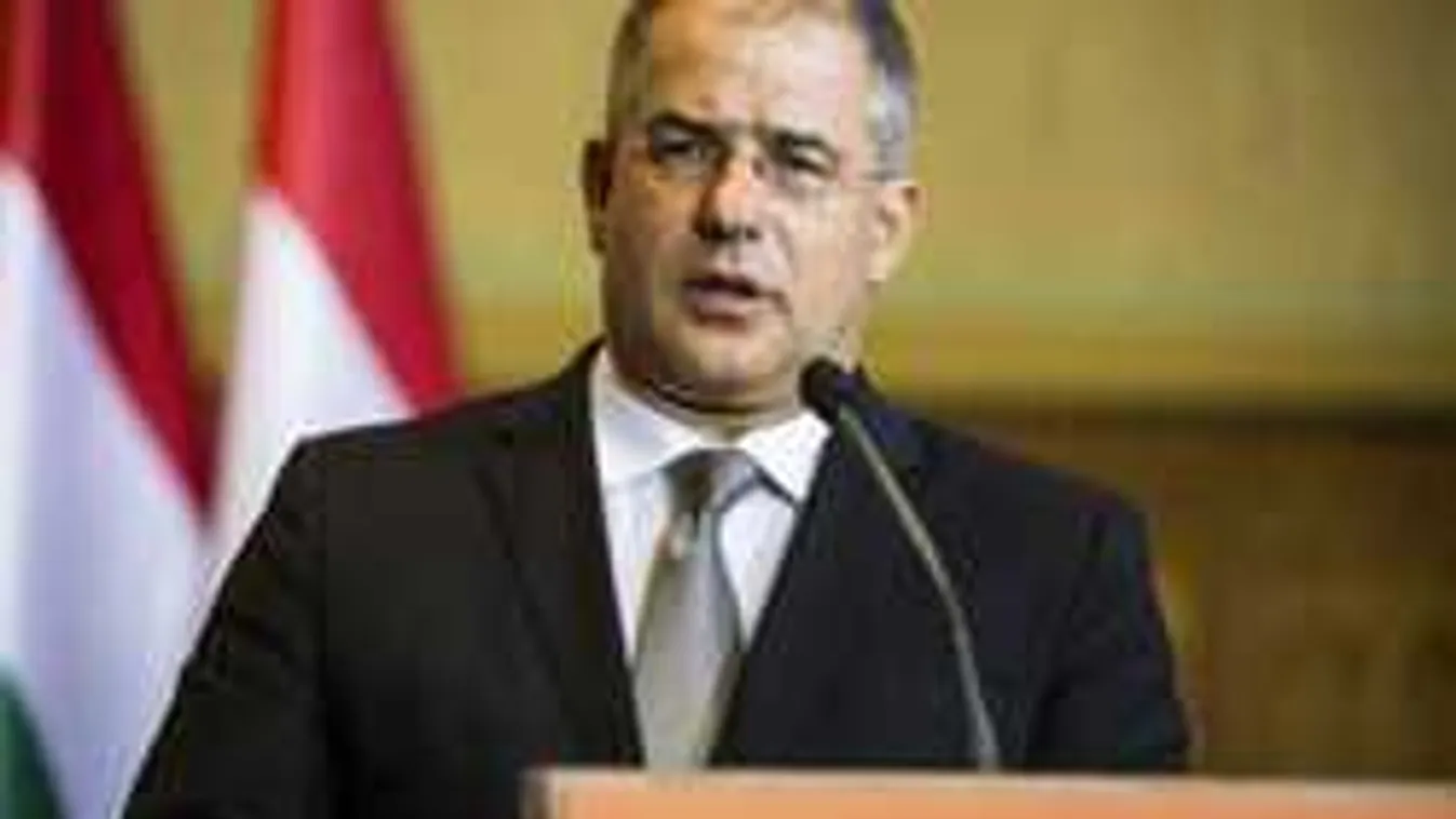 Kósa Lajos: Az uniós vezetőket is lehet bírálni