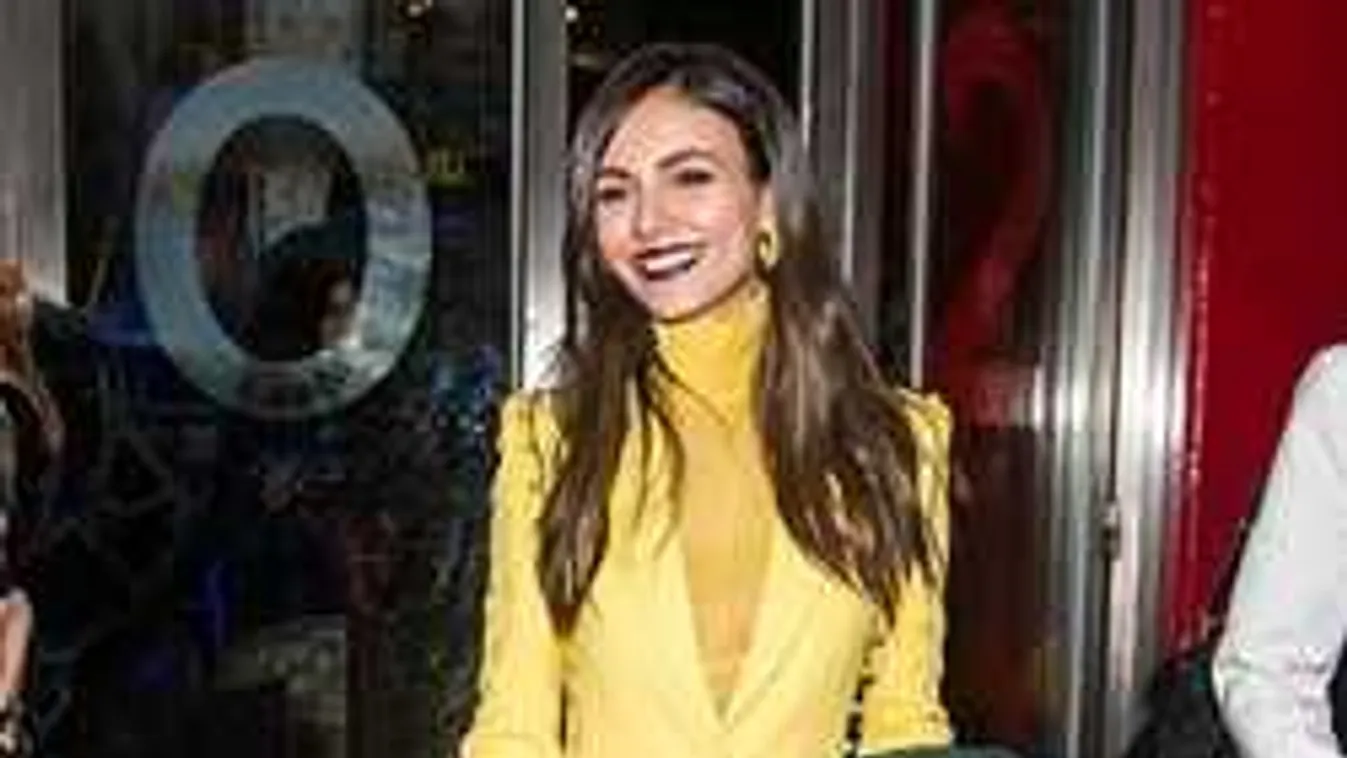 Ezt a szexi színt hordják most New Yorkban a nők