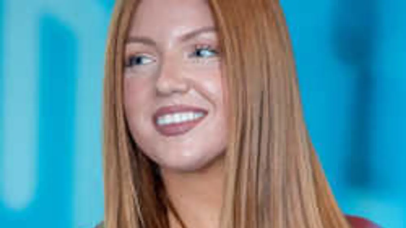 Brutálisan szexi: így rázza formás fenekét Tolvai Reni