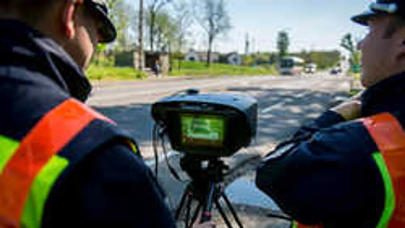 Különleges módszerrel próbálkozik a gyorshajtók ellen a rendőrség