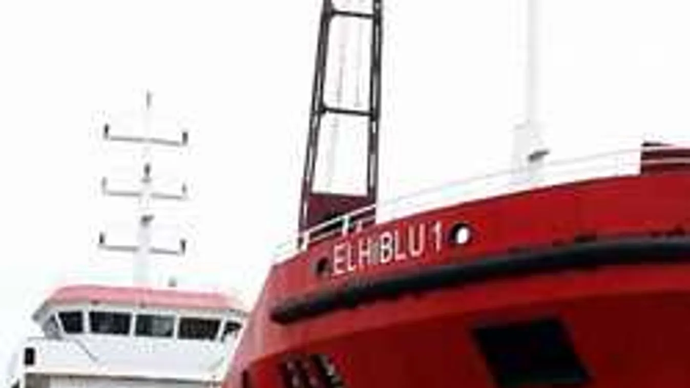 Hajót raboltak a migránsok