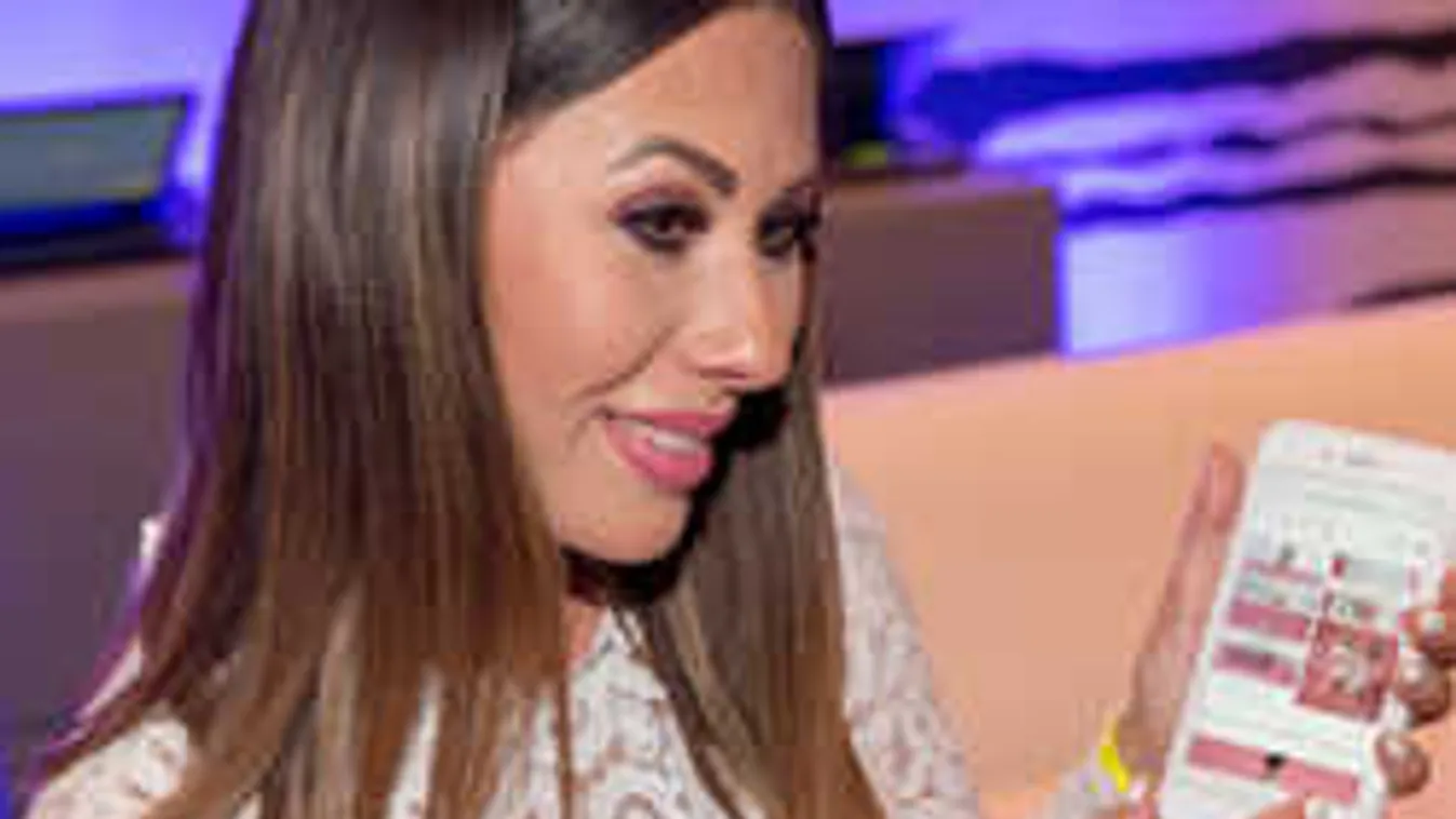 Kiderült, ezért nem hordja az eljegyzési gyűrűjét a magyar műsorvezető