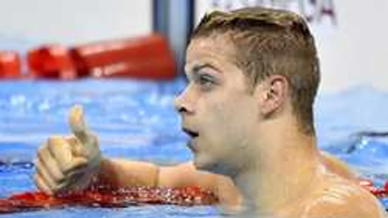 Meglepő, új sportágat próbált ki a magyar úszósztár