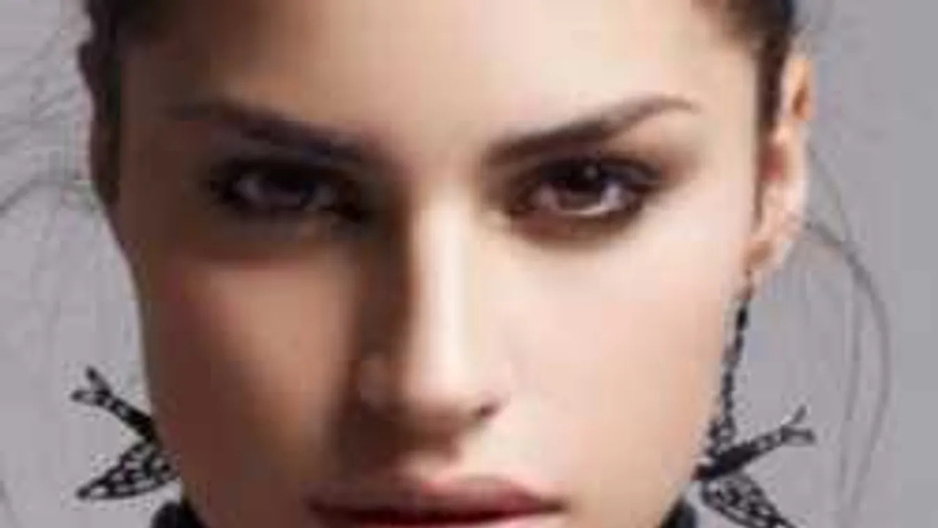 Levetkőzött szülés után a TV2 szexi műsorvezetője