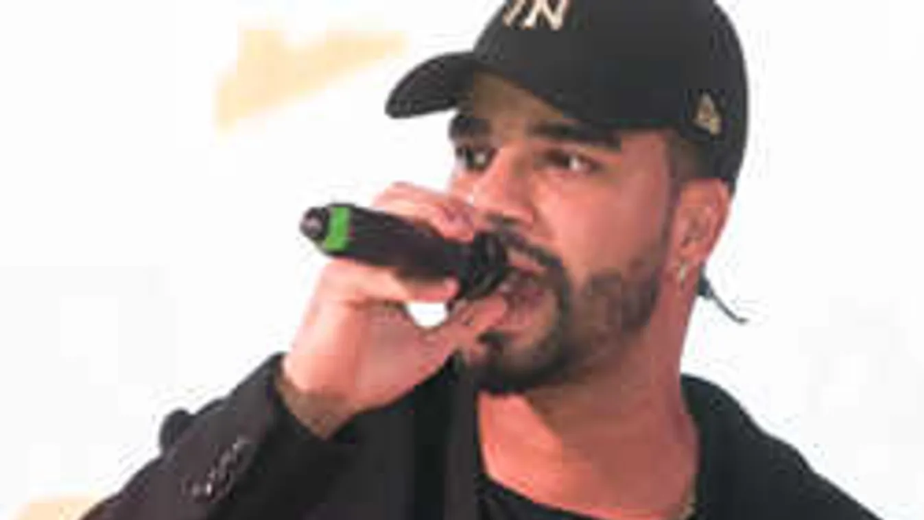 Ez aztán az elismerés: a legjobbak között a magyar énekes