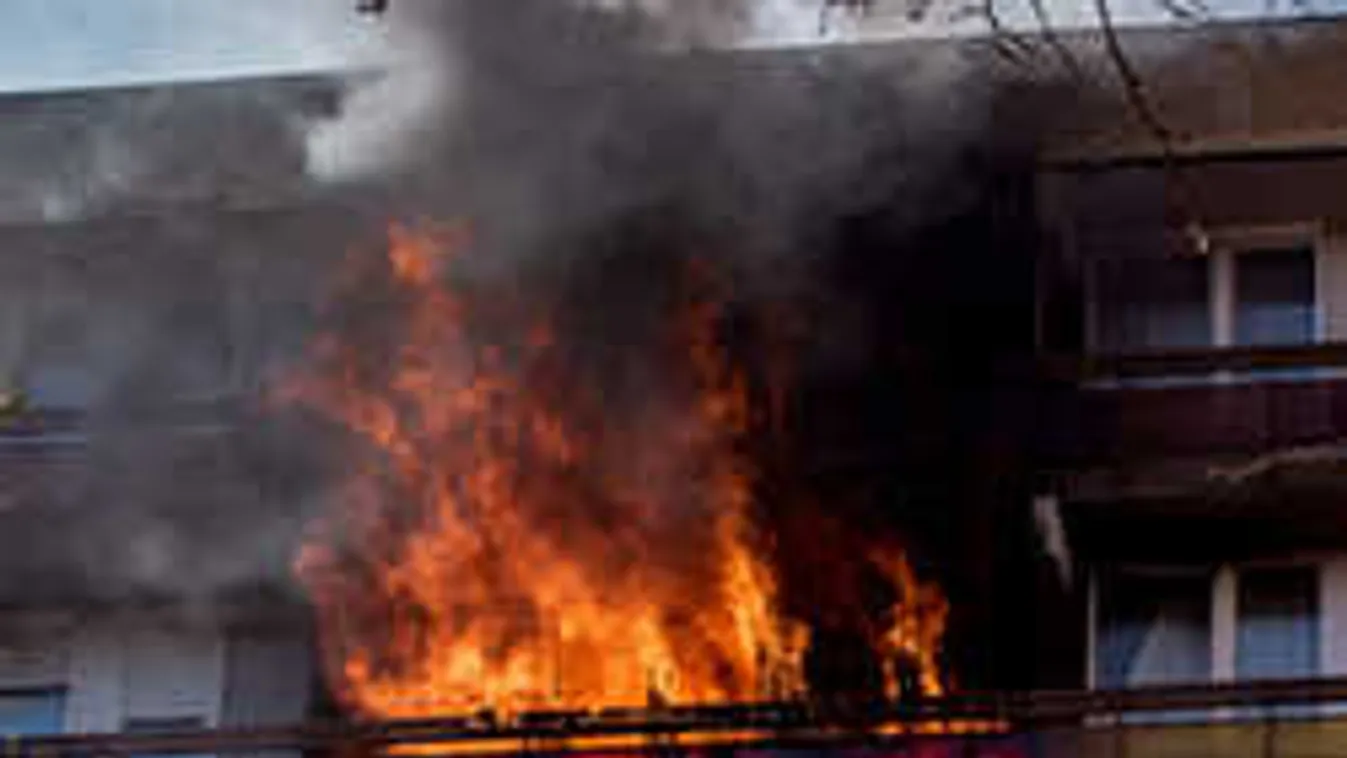 Friss képek érkeztek a budapesti társasháztűzről