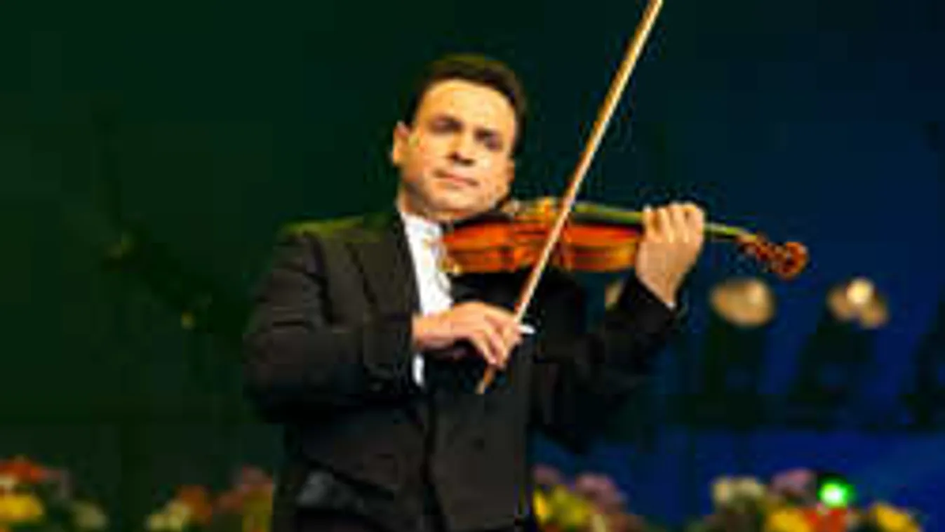 Díjat kapott Mága Zoltán, itt a kitüntetettek listája