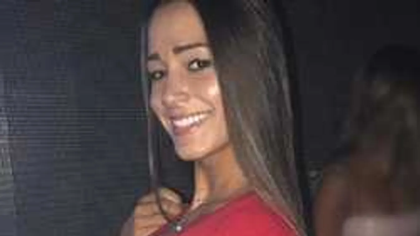 Nedves testtel fotózták le a híres modellt, izgató a látvány