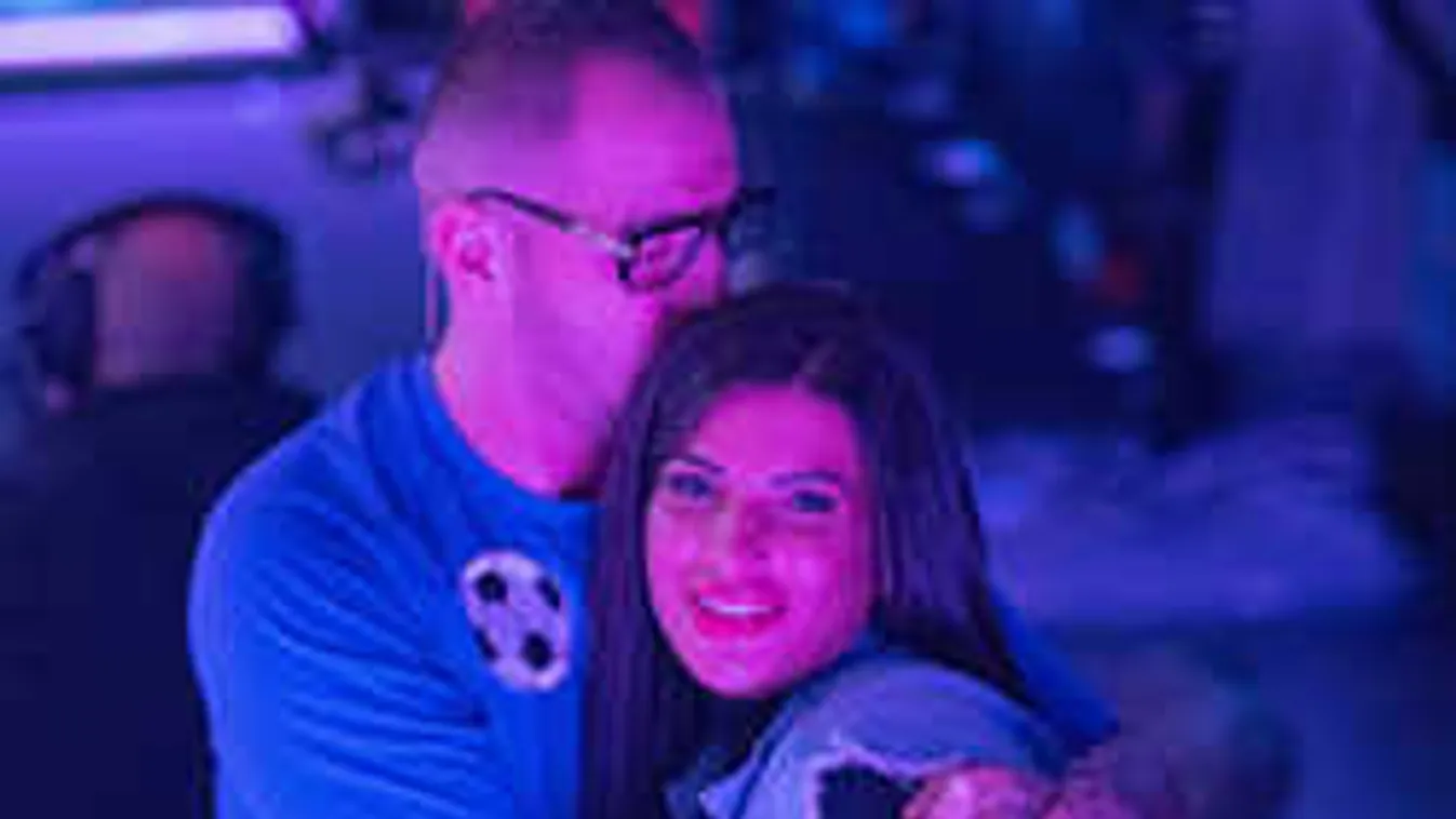 Teljesen megváltoztatta a terhesség Curtis kedvesét