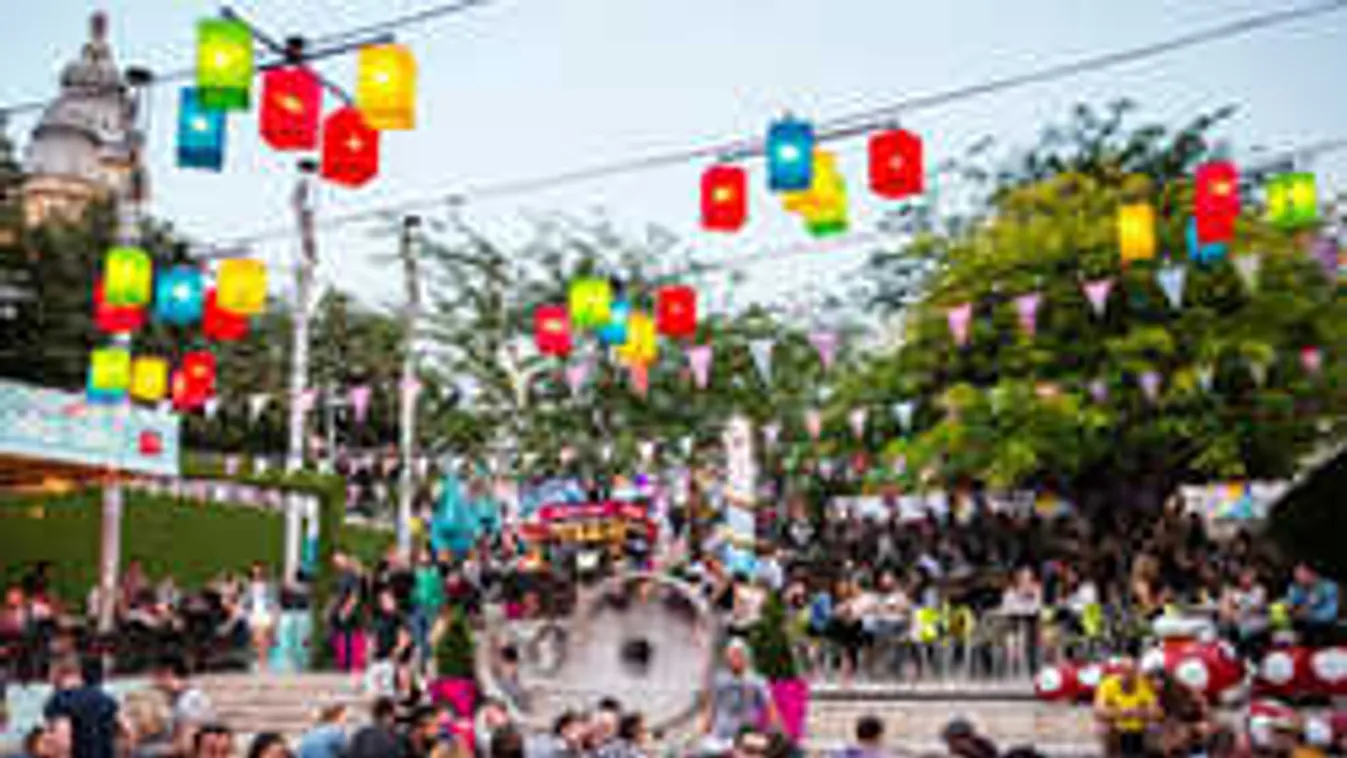 Ingyenes koncertek egész áprilisban az Akvárium Tavasz Teraszon