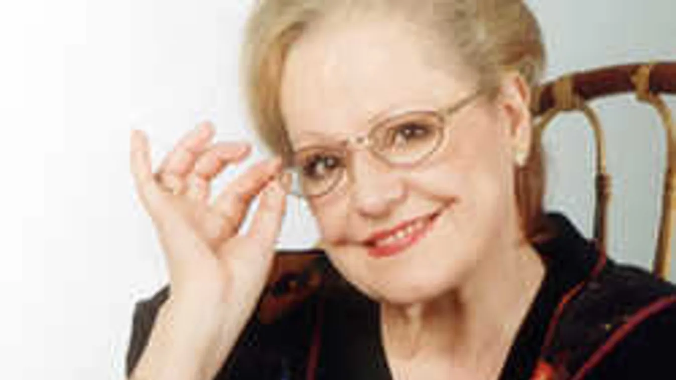 Romokban van Cserháti Zsuzsa fejfája: csak Charlie gondozza a sírt?