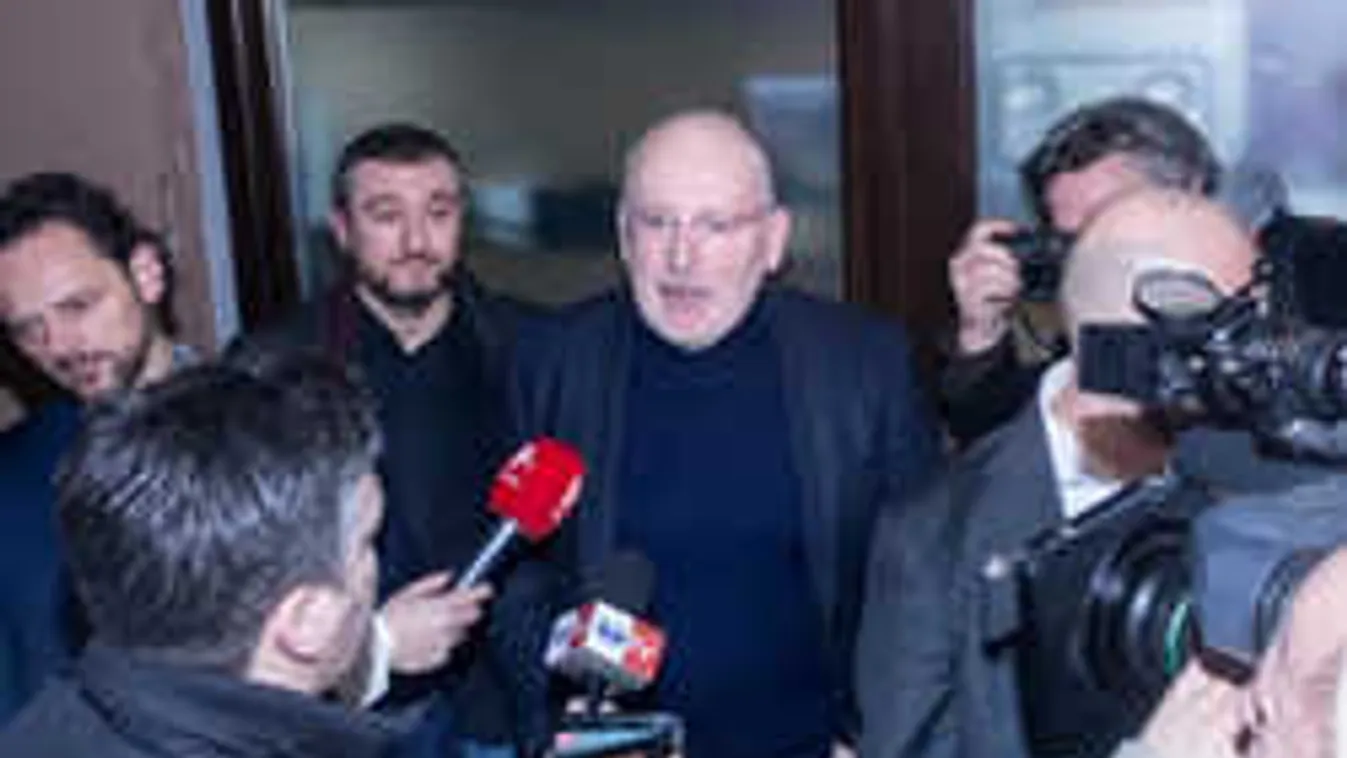 Timmermanst nem zavarja, hogy migránskártyákhoz jutnak terroristák