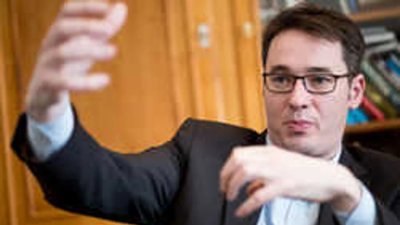 Karácsony újabb 200 milliót költ parkolóórákra