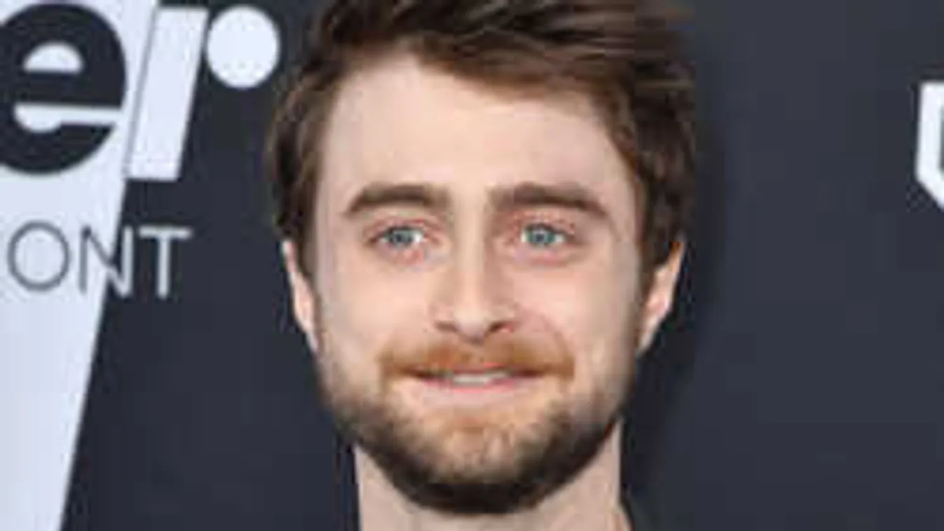 Szabadtéri sztriptíz: egy szál alsógatyában kapták le Harry Pottert