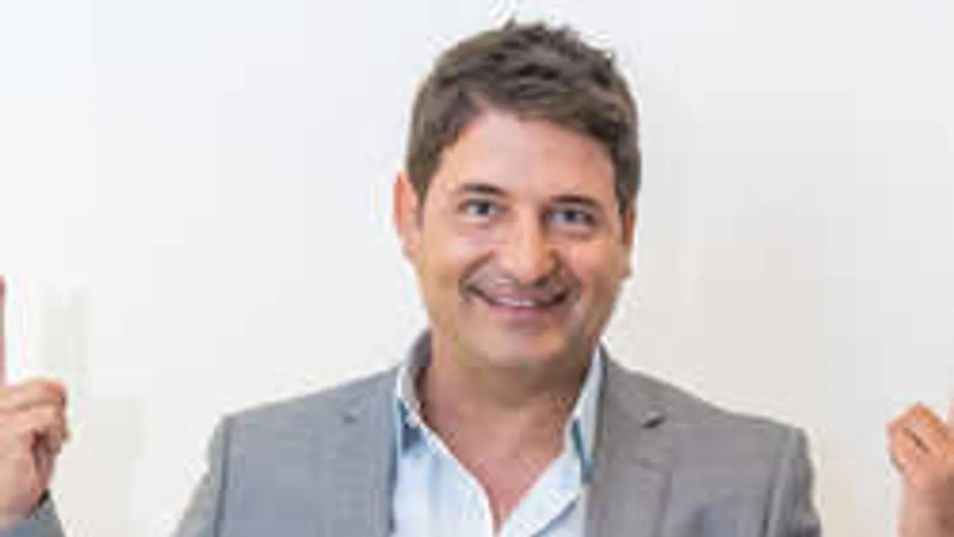 Durván megviccelték rajongóikat a magyar sztárok, ezt tették!