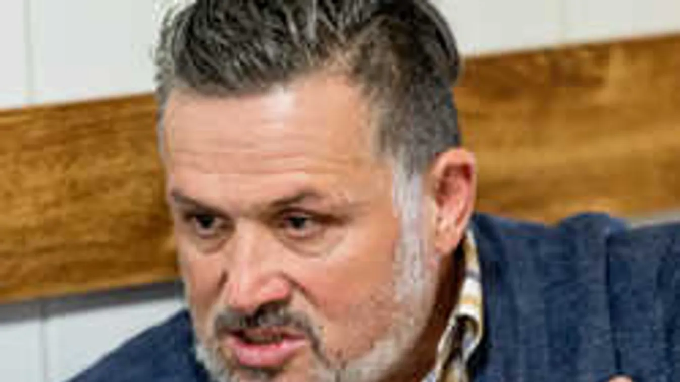 Csúnyán átverték a 140 kilós Lajcsit, nagyon rossz állapotba került