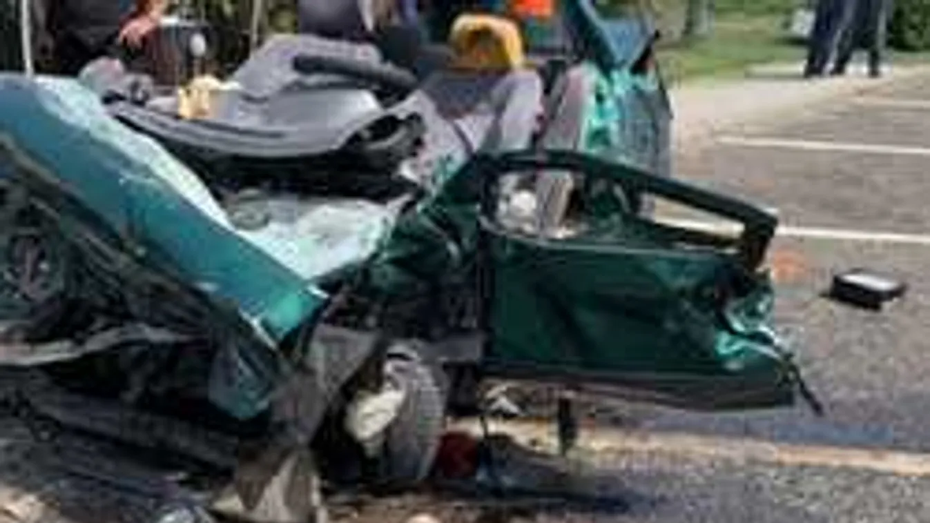 Megjöttek az első fotók a helyszínről: kettős tragédia az M3-ason