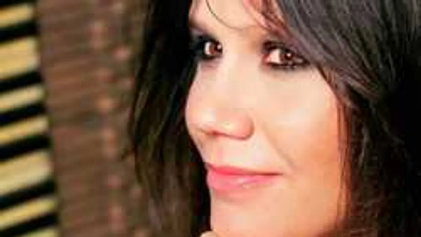 Letelt a gyászév: erre készül Tahi Tóth László özvegye