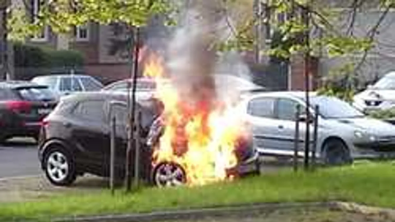 Ezért gyulladnak ki sorra az autók az utakon