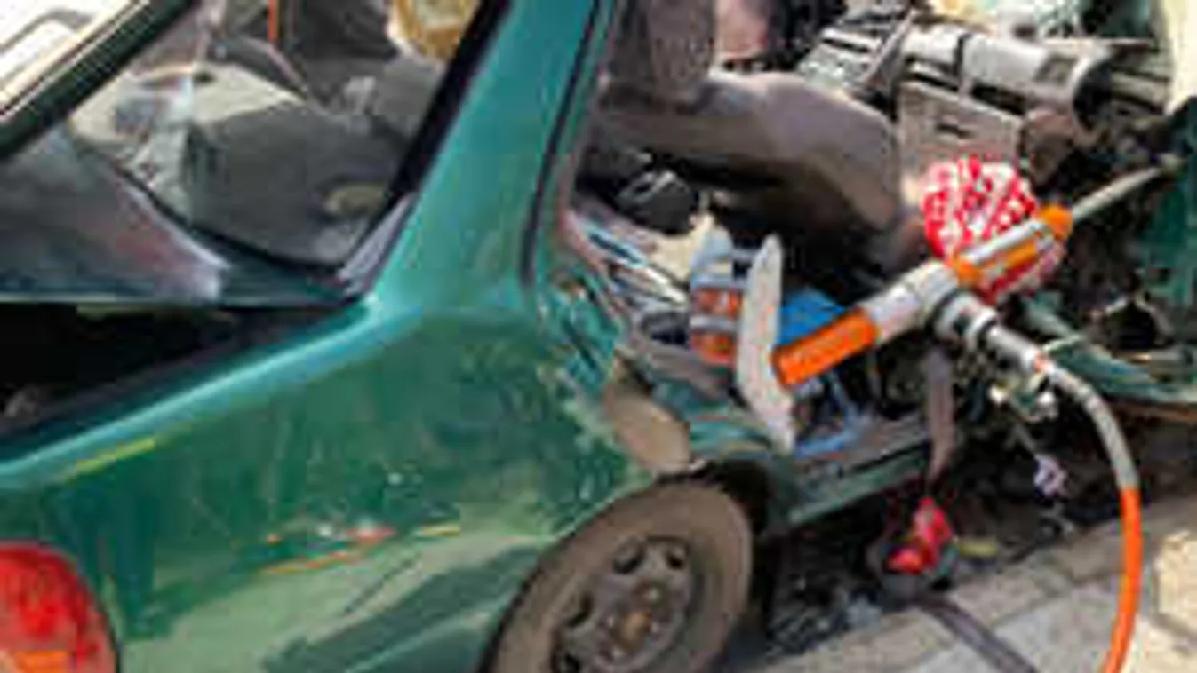 Beindultak a találgatások, durva balesetben haltak meg a szülők az M3-ason