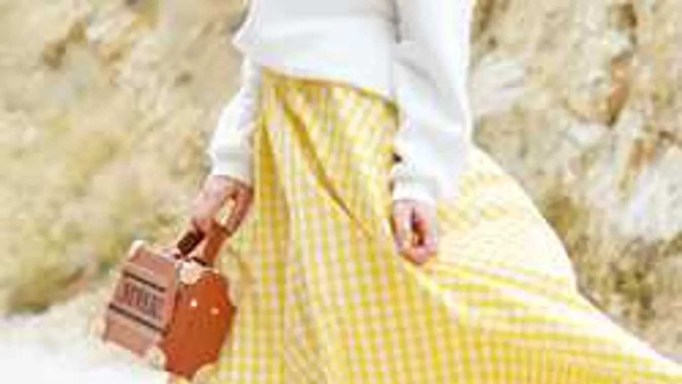 Szuper szoknyaszettek tavaszra: Nem hiszed el, mi az új divat